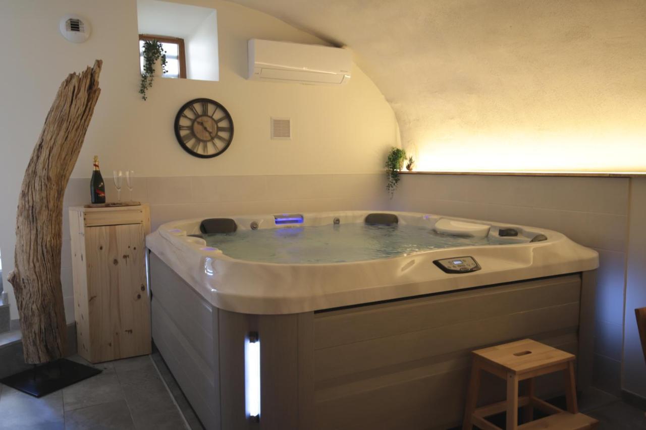 Gite De Charme Haut De Gamme Avec Jacuzzi Et Sauna Privatifs Donzere Екстер'єр фото